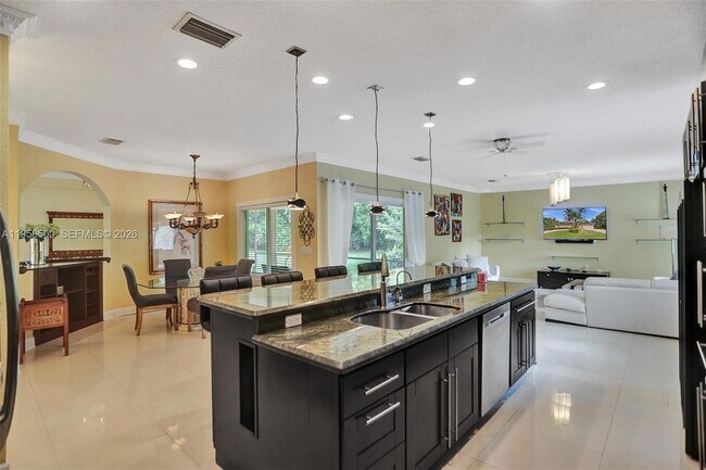 Building Photo - 4750 SW 128th Ave