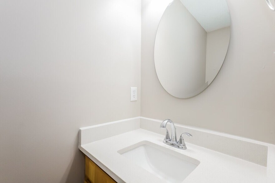 Building Photo - 124 Hocutt Dr