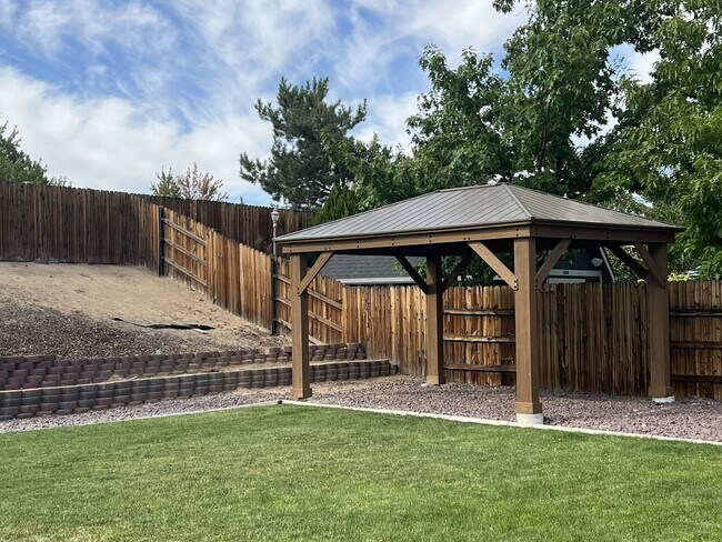 Building Photo - 3 bedroom/2 Bath in Spanish Springs