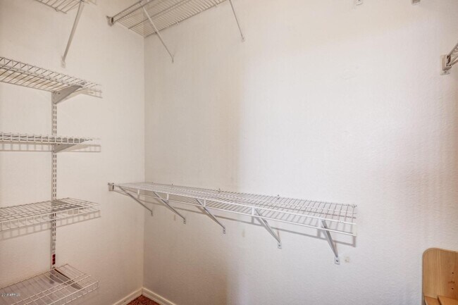 Building Photo - 5345 E Van Buren St