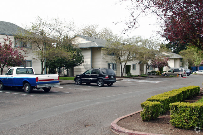 Primary Photo - East Park Place Apartments