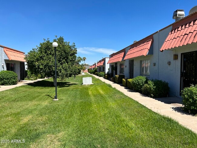 Building Photo - 6818 N 35th Ave
