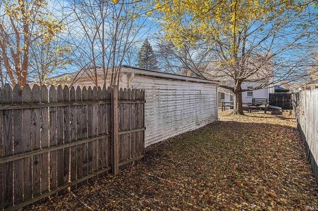 Building Photo - 714 S 27th St