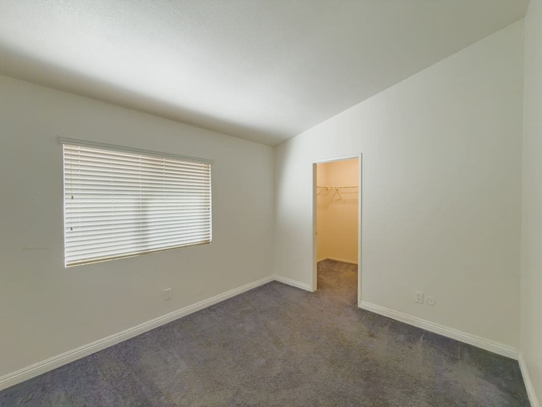 Building Photo - 8959 Wedgewood Ct