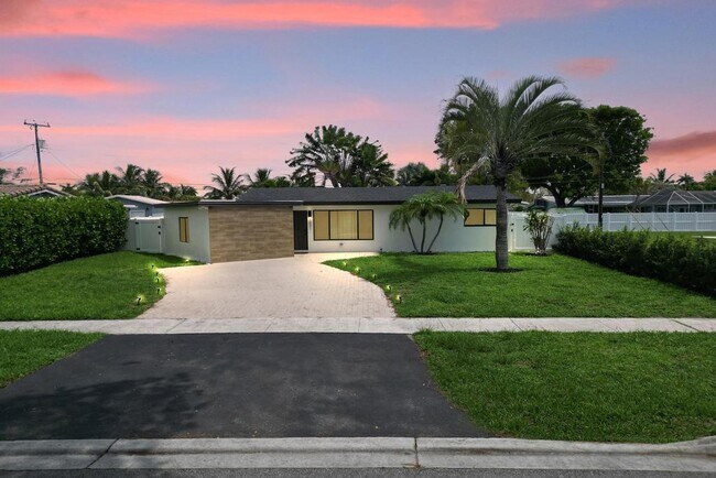 Primary Photo - 1001 SE 13th Ct