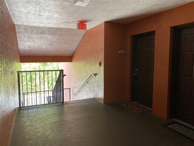 Building Photo - 4177 N Haverhill Rd