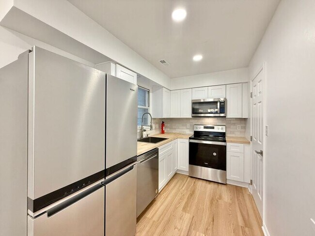 Building Photo - 209 Bramble Ct