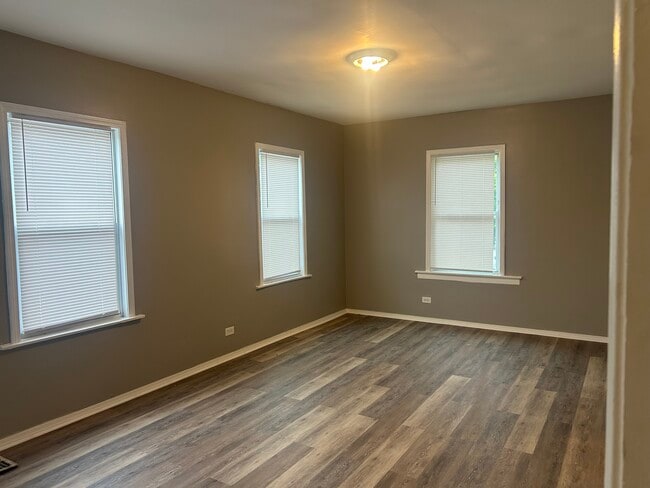 Building Photo - 8459 S Morgan St