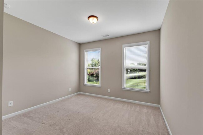 Building Photo - 185 Sierra Cir
