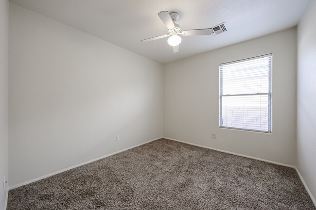 Building Photo - 12447 W El Nido Ln