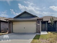 Building Photo - 1012 Merlin Dr