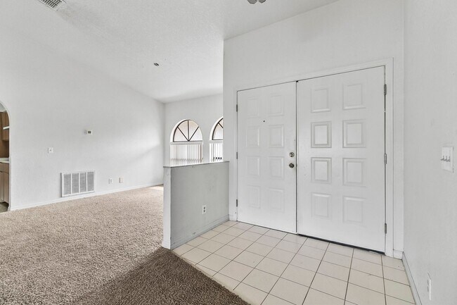 Building Photo - Annual ** 4 Bed / 3 Bath Single Family Home -- $1,950/month