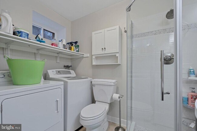 Building Photo - 3043 S Abingdon St