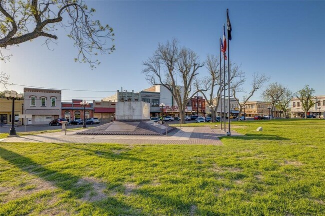 Building Photo - 205 Brandi Dr