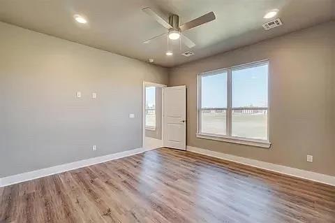 Building Photo - 616 Abadan Dr