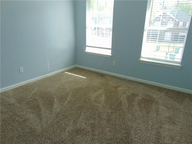 Building Photo - 611 Dove Ln