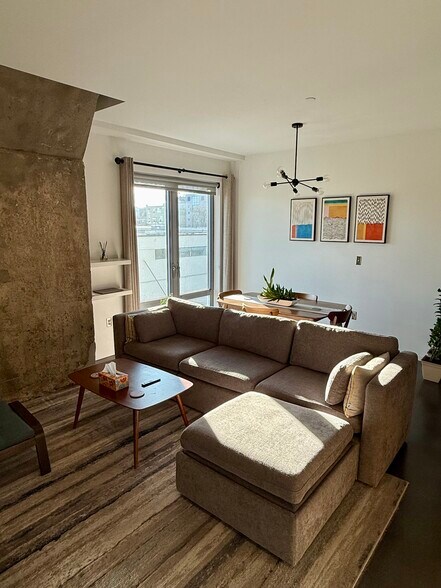 Building Photo - 9 Medford St