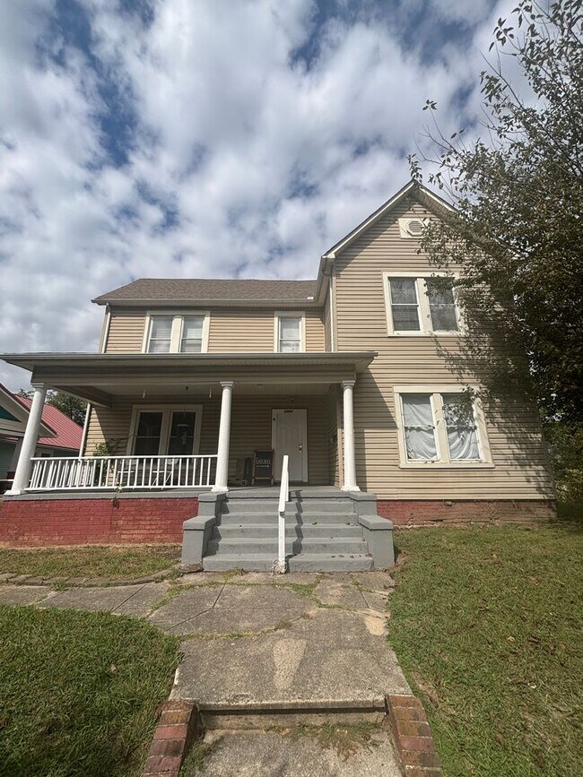 Primary Photo - 2337 E 5th Ave