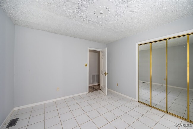 Building Photo - 7800 Tamarind Dr