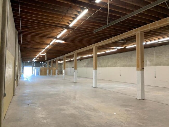 Building Photo - 2139 Baylor Dr