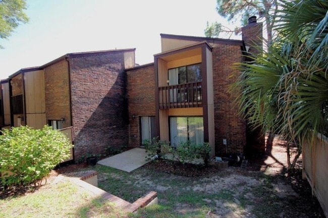 Building Photo - 5 Hidden Cove Cir