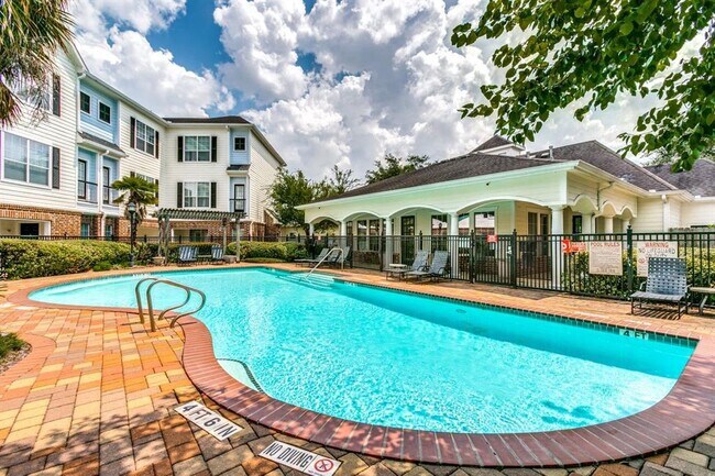 Building Photo - 9200 Westheimer Rd