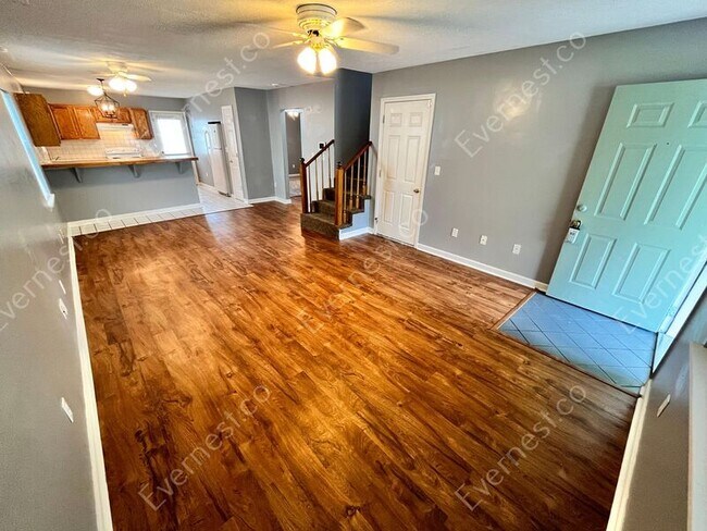 Building Photo - 903 Gordon St