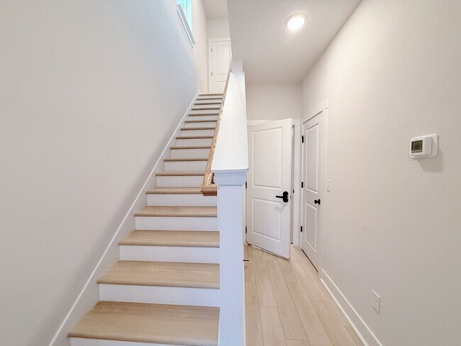Building Photo - Resort-Style Living in eTown | Gated Community + Top Amenities