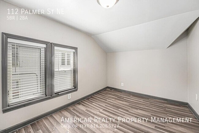 Building Photo - 112 Palmer St NE