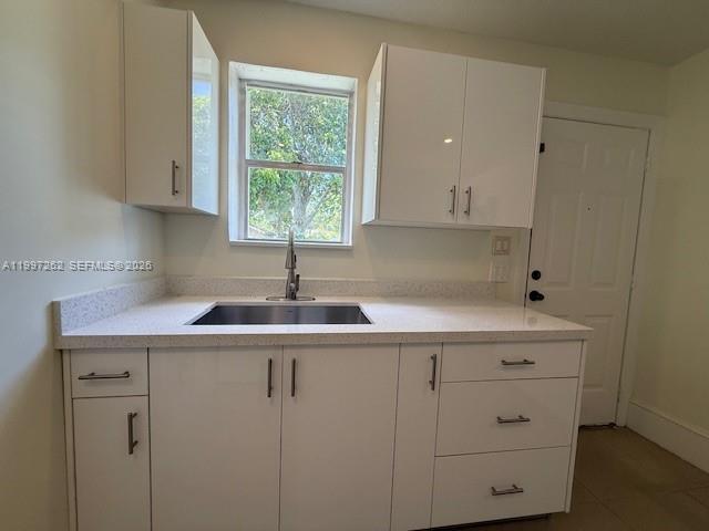 Building Photo - 2711 Dewey St