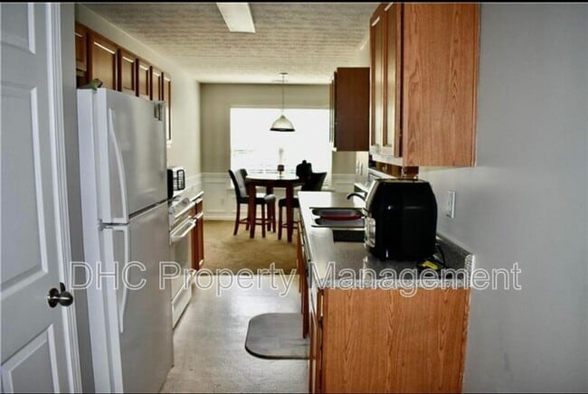 Building Photo - 2812 Vining Ridge Terrace