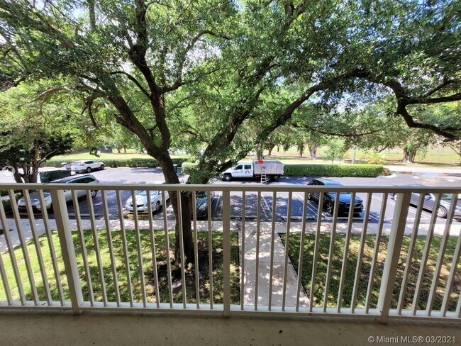 Building Photo - 4261 W Palm Aire Dr