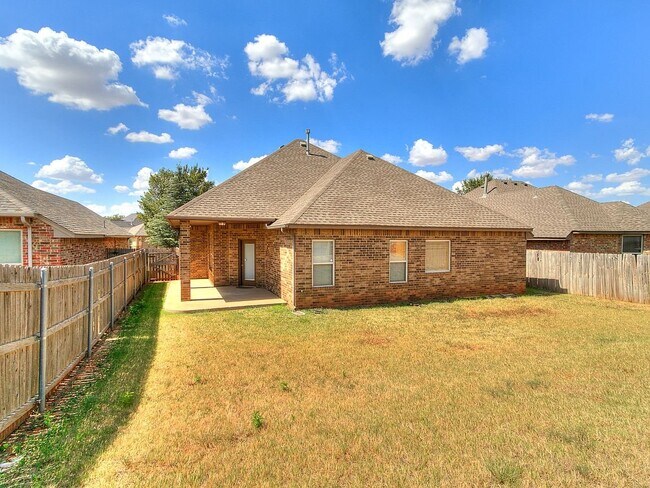 Building Photo - 19124 Cottonwood Ct