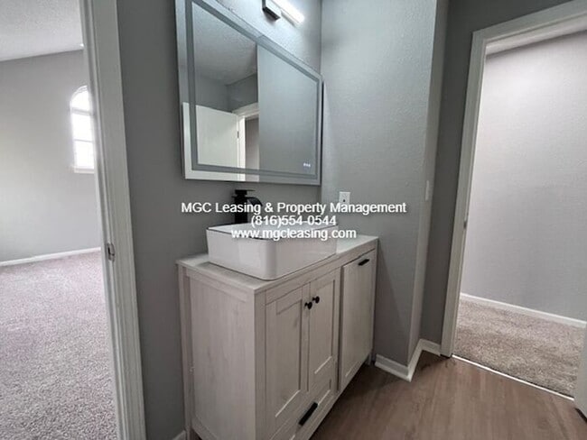 Building Photo - TIMBERS EAST TOWNHOME READY FOR YOUR JUNE MOVE IN!!