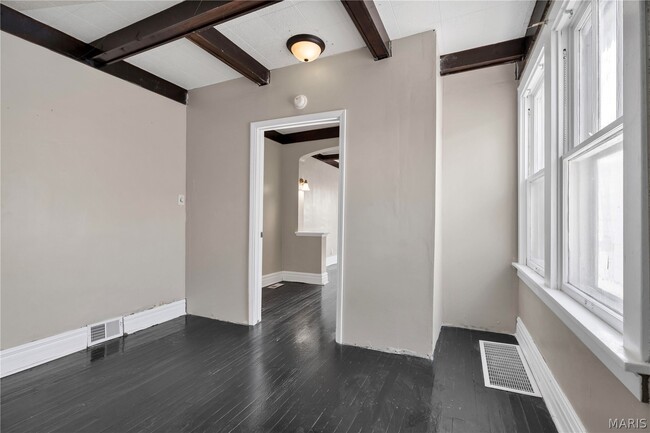 Building Photo - 3915 Schiller Pl