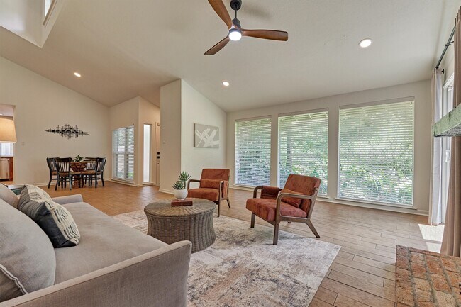 Building Photo - 2351 W Settler's Way