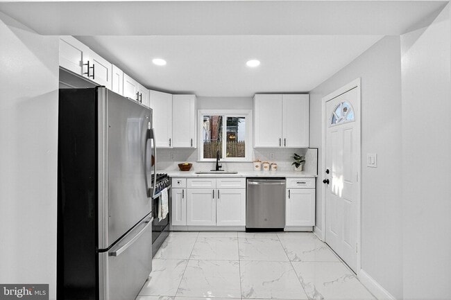 Building Photo - 903 Kirkwood St