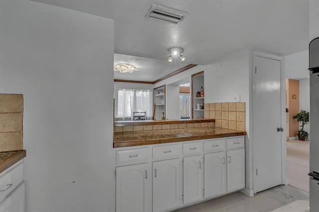 Building Photo - 6433 Southpoint Dr