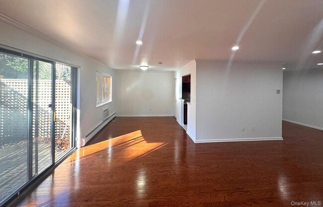 Building Photo - 500 Central Park Ave