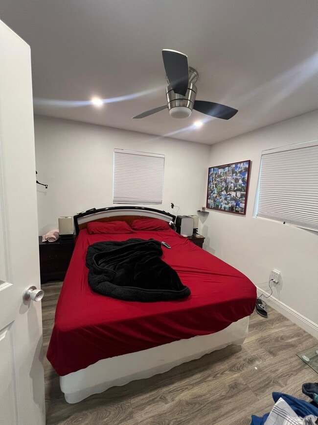 Building Photo - 2019 W Carol Cir