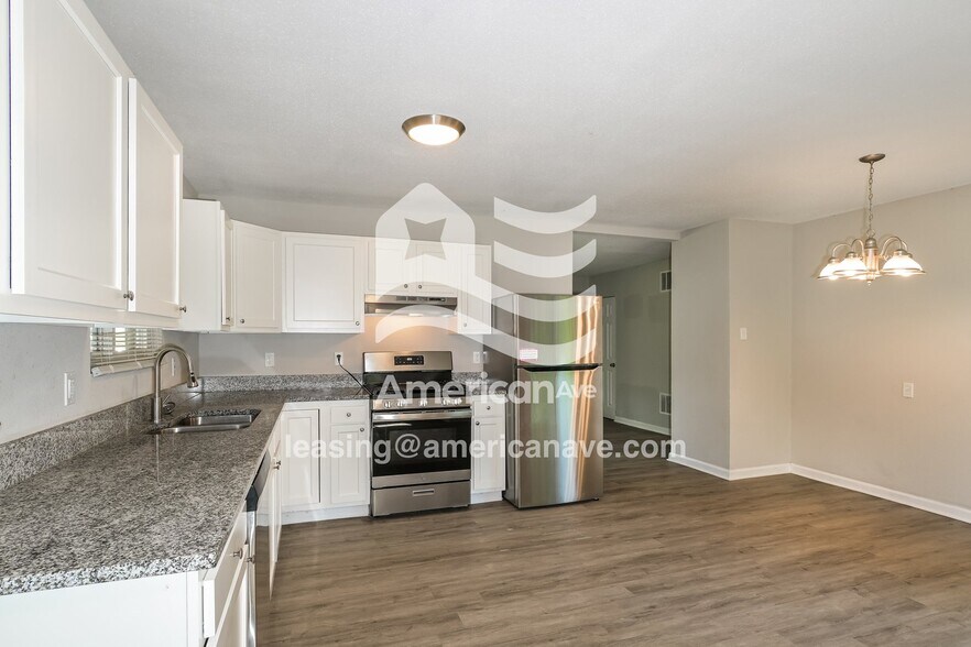 Building Photo - 10156 Ventura Dr