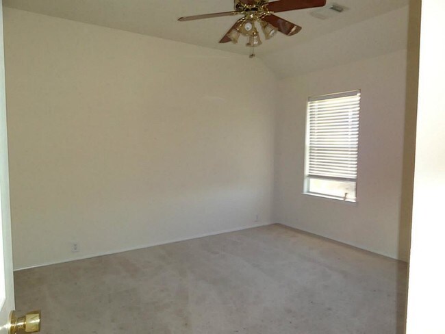 Building Photo - 323 Thorpe Springs Dr