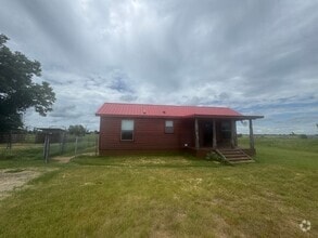 Building Photo - CABIN - Brock ISD - HORSES WELCOME
