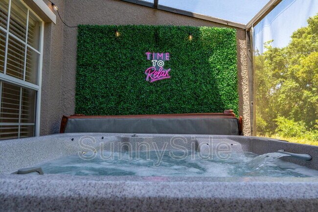 Building Photo - 2390 Caravelle Cir