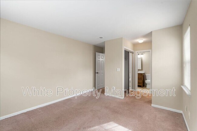 Building Photo - 7825 Renaissance Ct