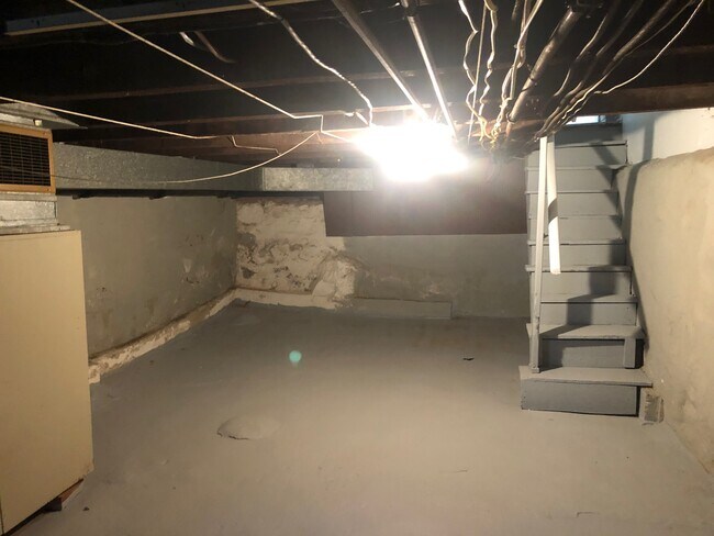 Building Photo - 1215 Linden St
