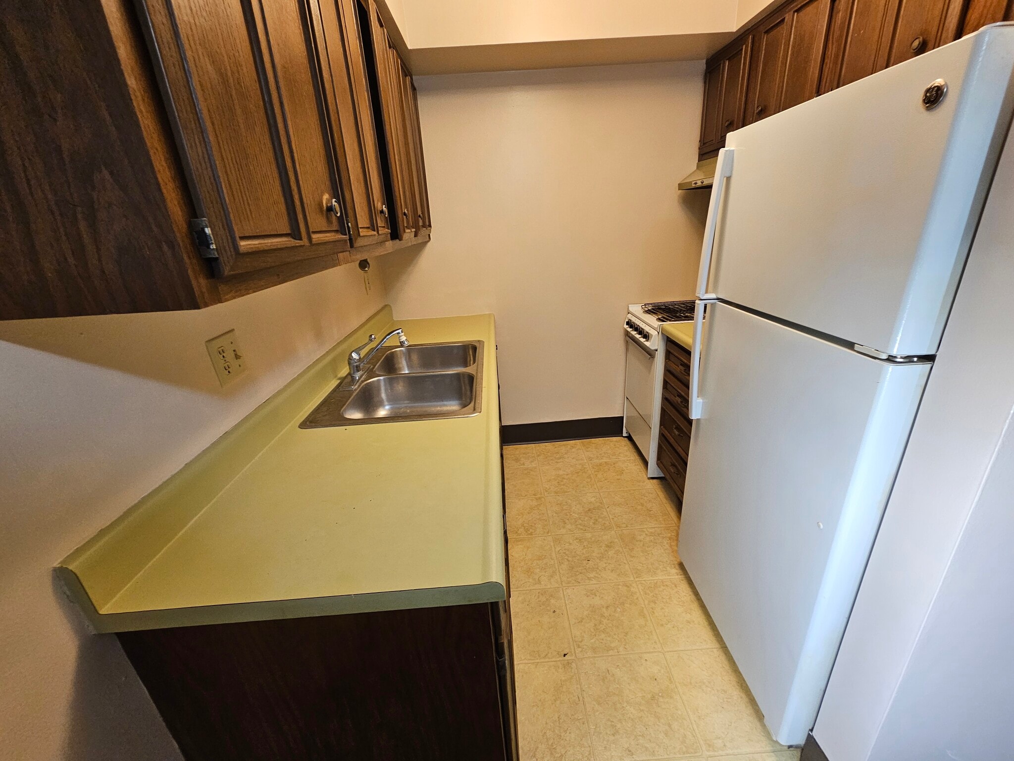 Building Photo - 401 N East St