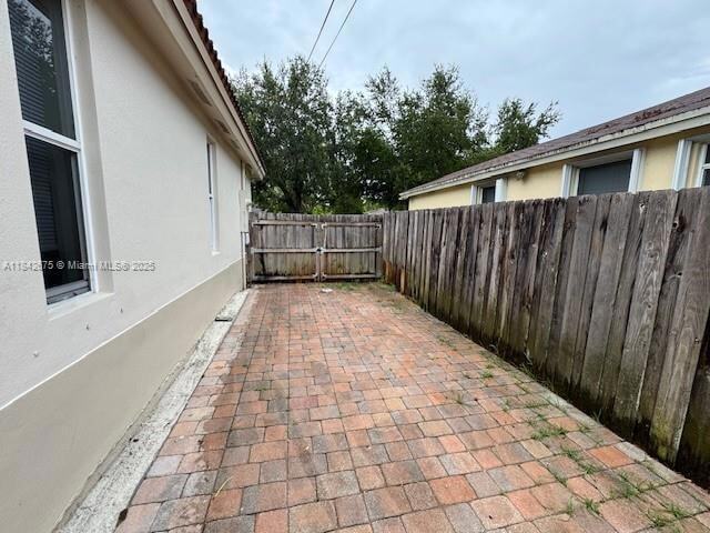 Building Photo - 21733 Ingraham Ave Rd