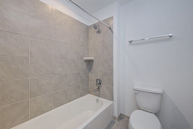 Building Photo - 1203 Hyde Lk Ln