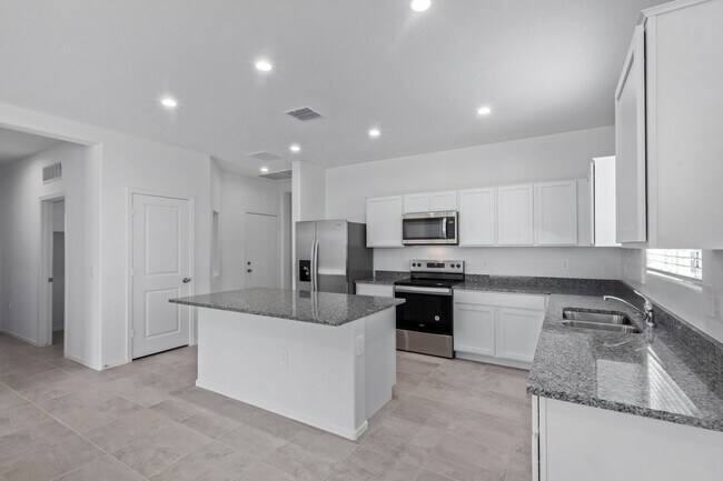 Building Photo - Beautiful 5-Bed Dream Home in The Village at Copper Basin